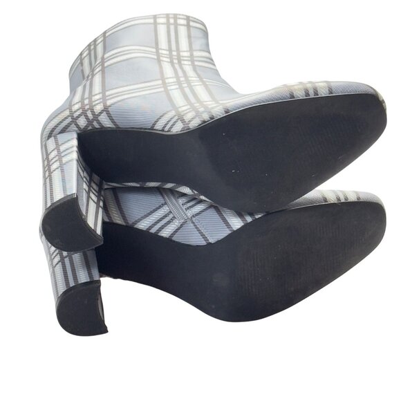 Women’s Shoes FASHION NOVA BECCA N Gray Plaid Fabric Ankle Boots Size 9 - Picture 5 of 11